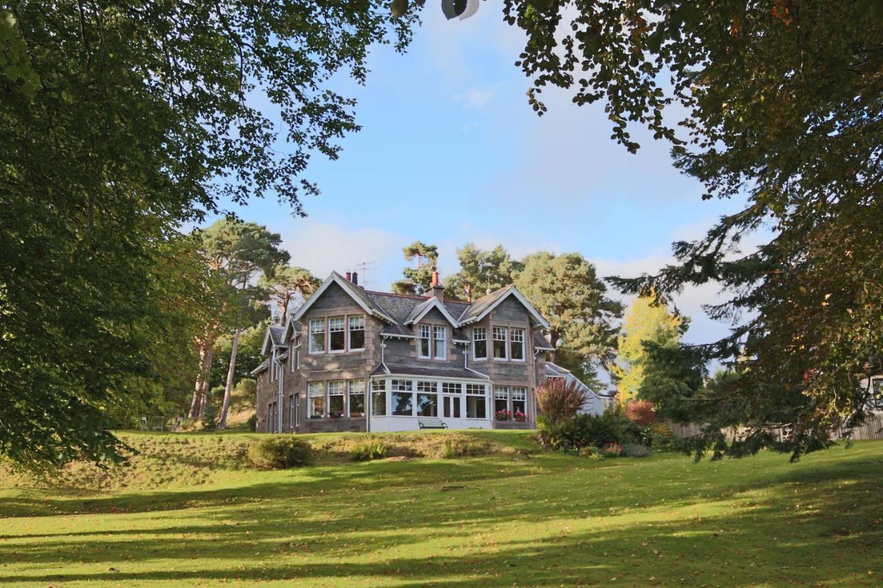 Coig Na Shee Guest House Newtonmore Esterno foto